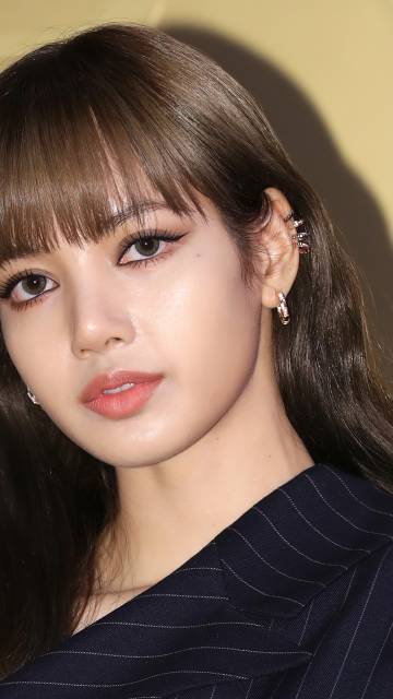 Lisa Portrait Wallpaper