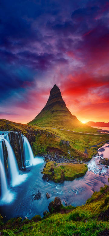 Icelandic Straw Hat Mountain at sunset phone wallpaper