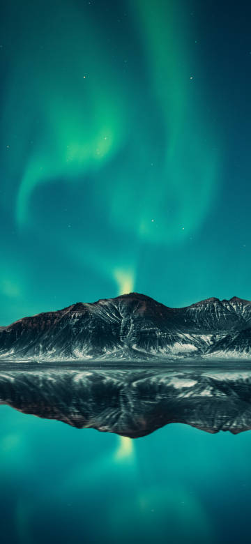 Green Aurora Borealis Over Calm Lake 4K