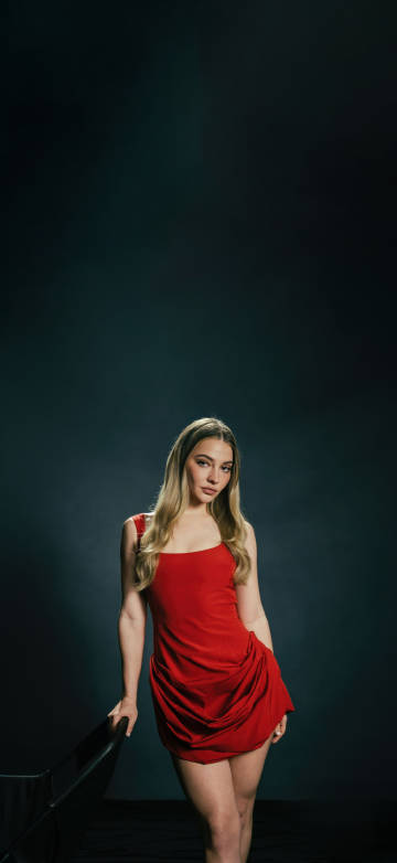 Madelyn Cline phone wallpaper