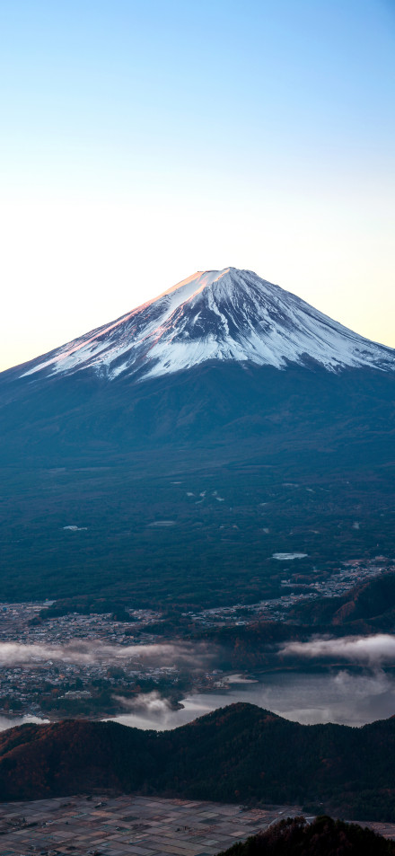 Mount Fuji Above Morning Mist 4K Wallpaper