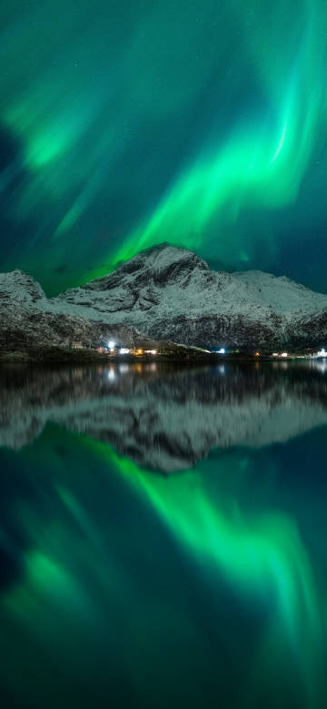 Beautiful Green Northern Lights Over Snowy Mountains 4K Phone Wallpaper