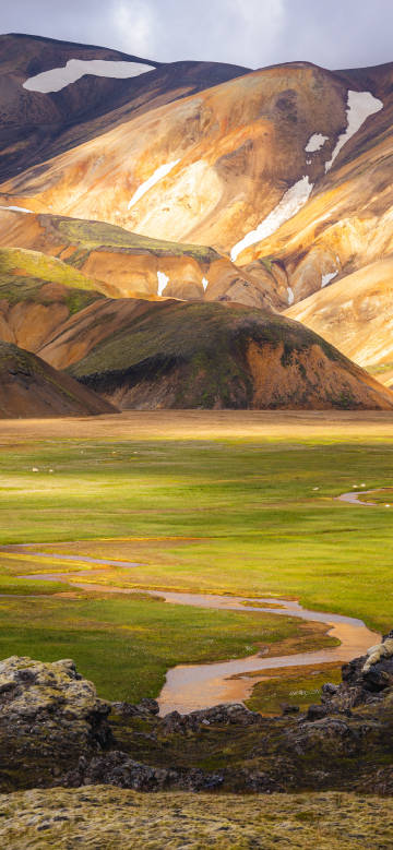 Mountain grassland vast natural scenery phone wallpaper