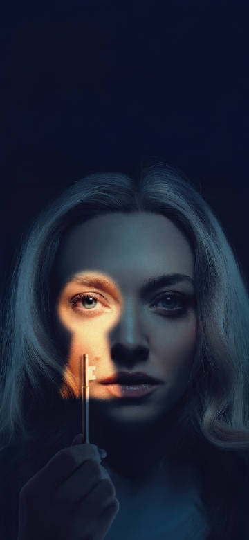 Amanda Seyfried Keyhole Light Portrait 4K Wallpaper