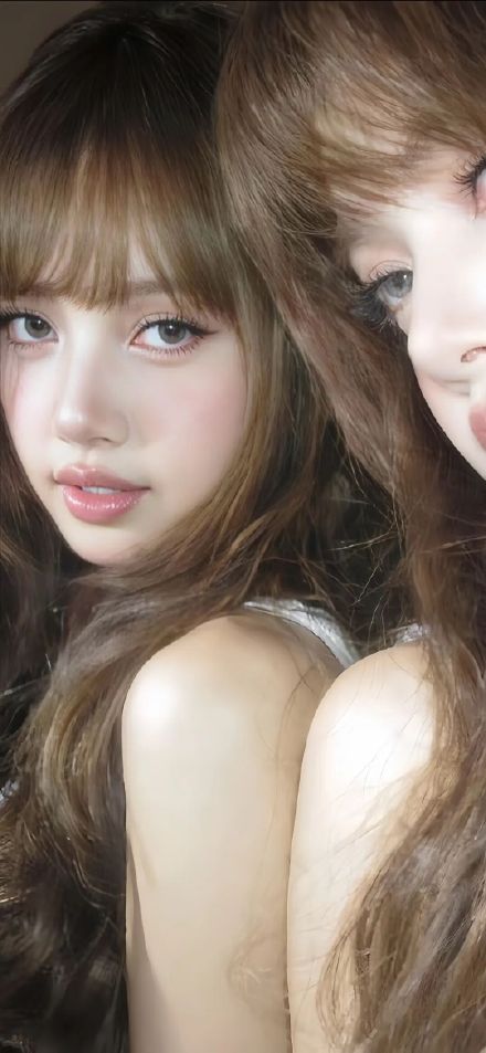 Blackpink Lisa Mirror Reflection Aesthetic Wallpaper