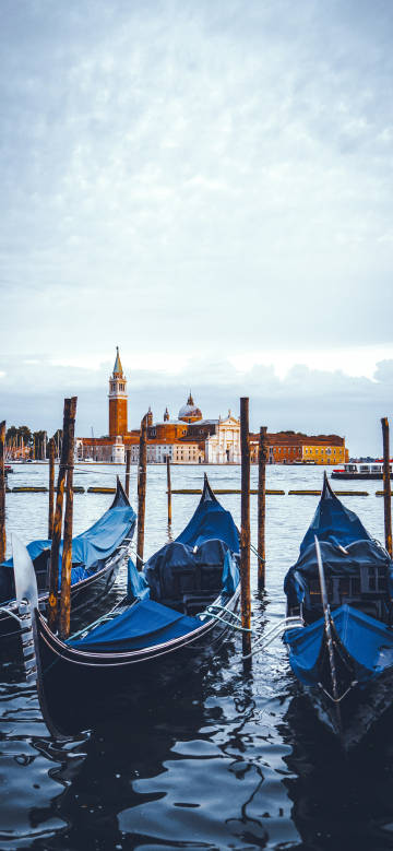 Venice wallpaper: gondolas on the water and churches in the distance