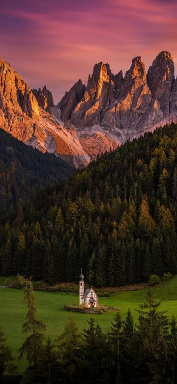 Magnificent natural scenery of sunset