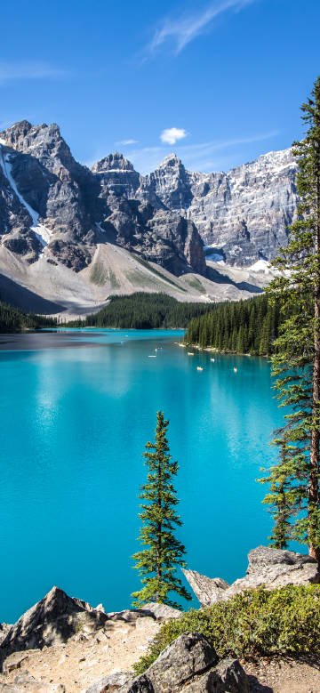 Emerald view of Lake Monroe in Banff Park