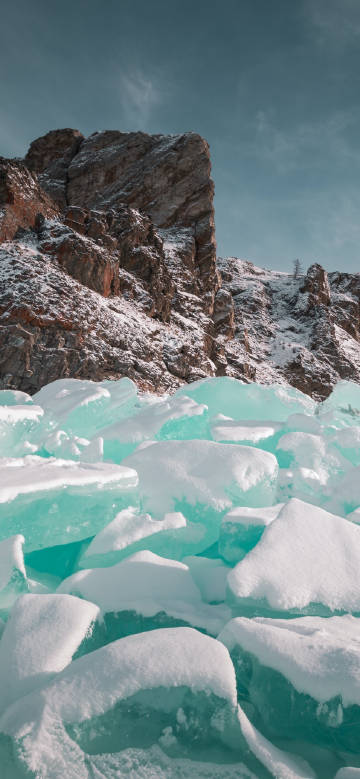 Glacier and rock landscape