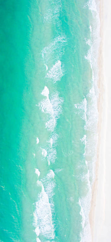 Overlooking the refreshing coastal scenery