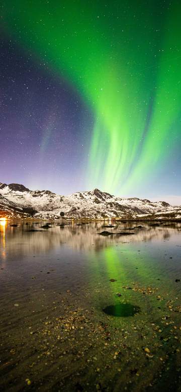 Beautiful aurora reflection on the lake