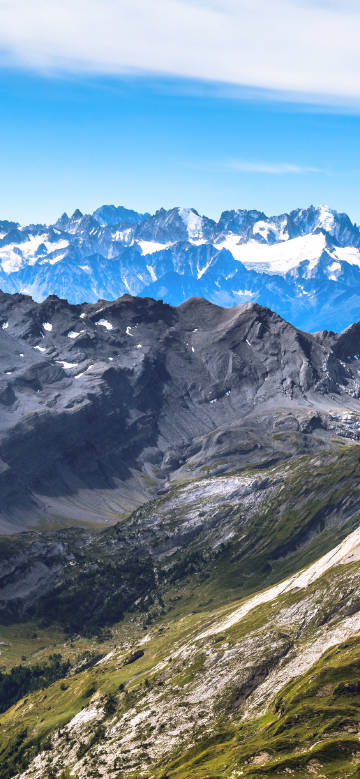 Majestic mountains under the sunlight