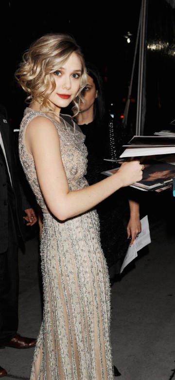 Elizabeth Olsen Signing at the event