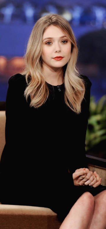 Elizabeth Olsen’s elegant look in a black dress