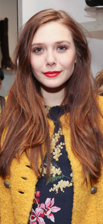 Elizabeth Olsen’s charming fashion Look