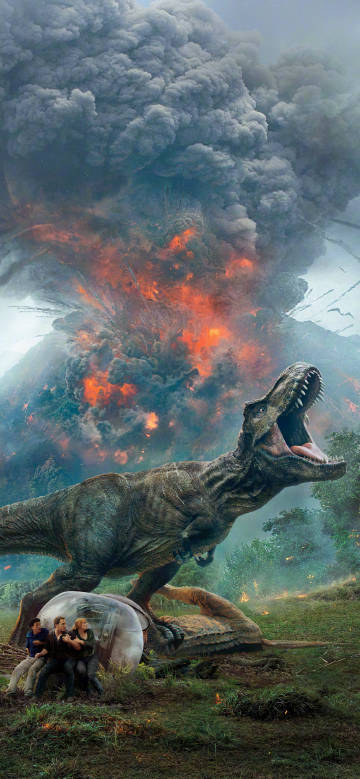 Jurassic World:Thrilling moment when volcano erupts