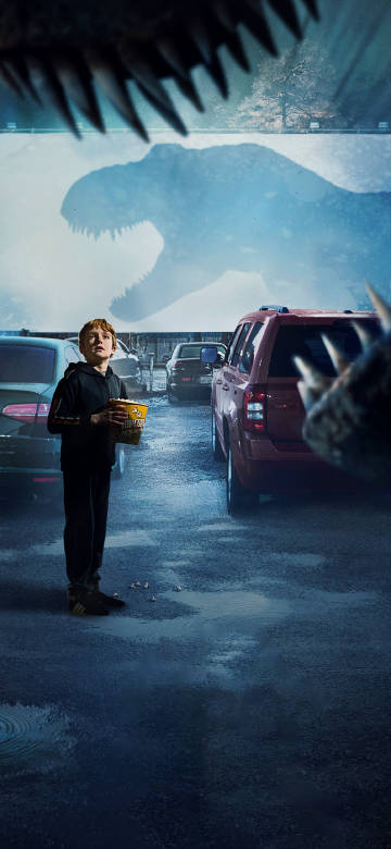 Jurassic World:Dinosaur fright in the parking Lot