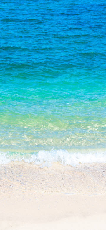 Quiet and refreshing seaside beach