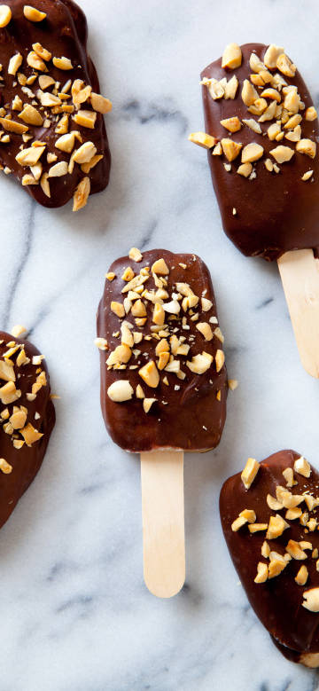 Appealing chocolate-peanut popsicles